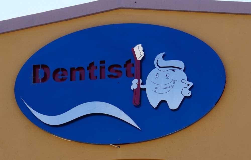 Zahnarzt Dr. Smith in Keetmanshop