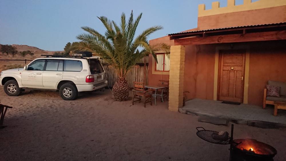 Selbstversorgerzimmer in Klein Aus Vista - Desert Horse Inn - Dusty Trails Safaris Namibia &amp; Dusty Car Hire Namibia