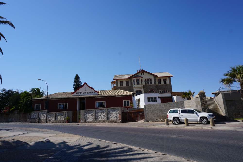 altes Woerman Haus in Lüderitz - Dusty Trails Safaris Namibia &amp; Dusty Car Hire Namibia