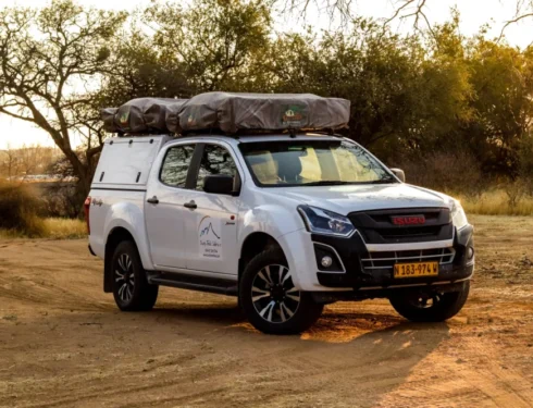 ISUZU Camping car with rooftop tent