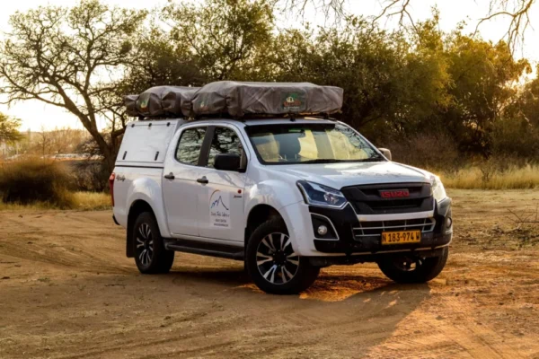 2022 IZUZU D-Max Double Cab with rooftop tent