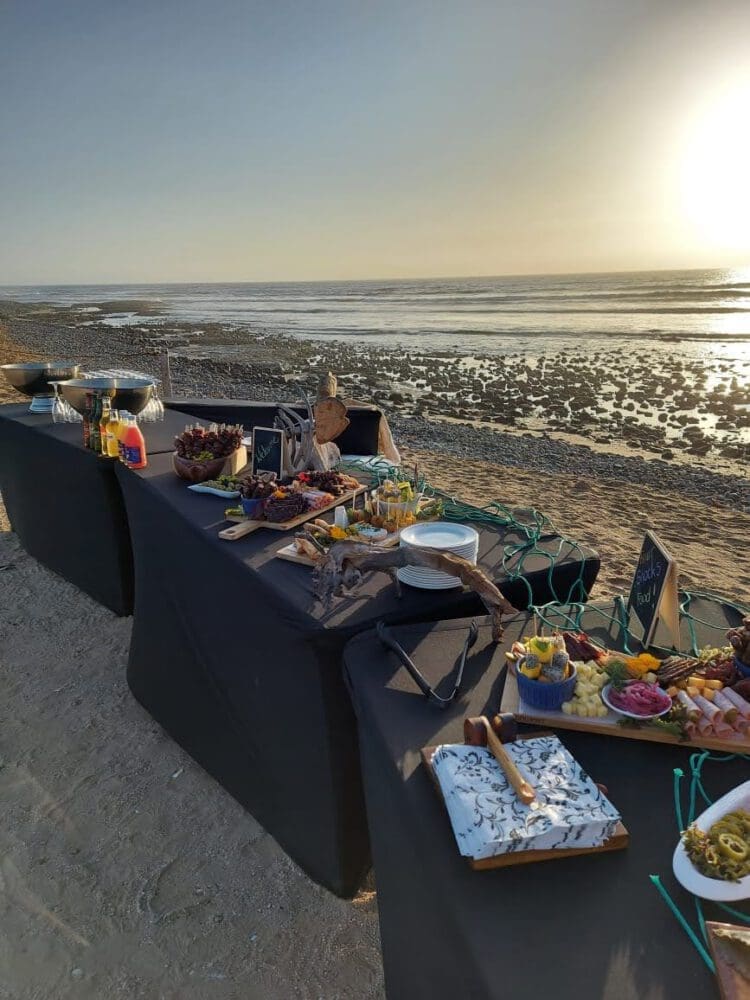 ocean dinner buffer with view to the sea